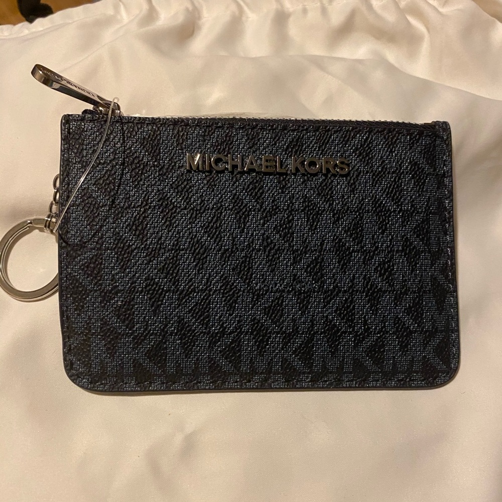 NWT. Michael Kors Coinpouch with ID - Picture 2 of 5